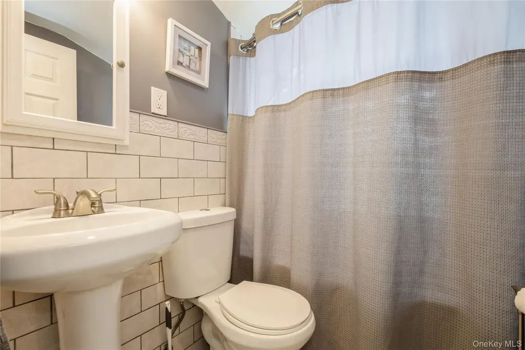 177 9th Street Bethpage NY 11714