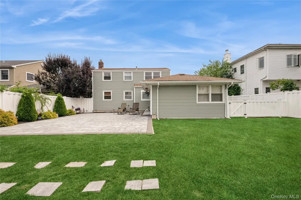 177 9th Street Bethpage NY 11714
