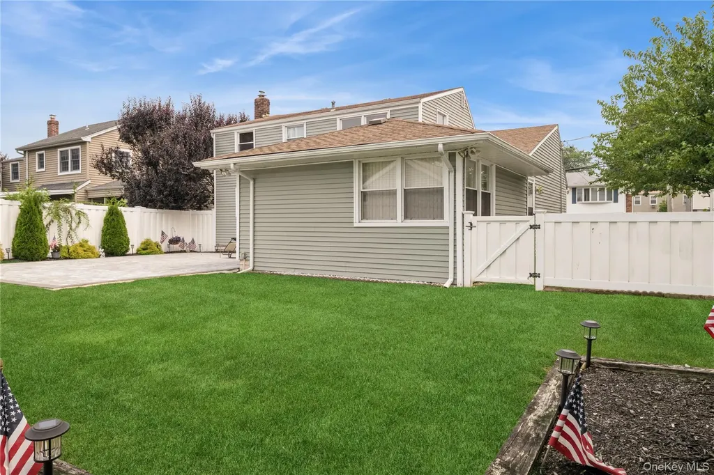 177 9th Street Bethpage NY 11714