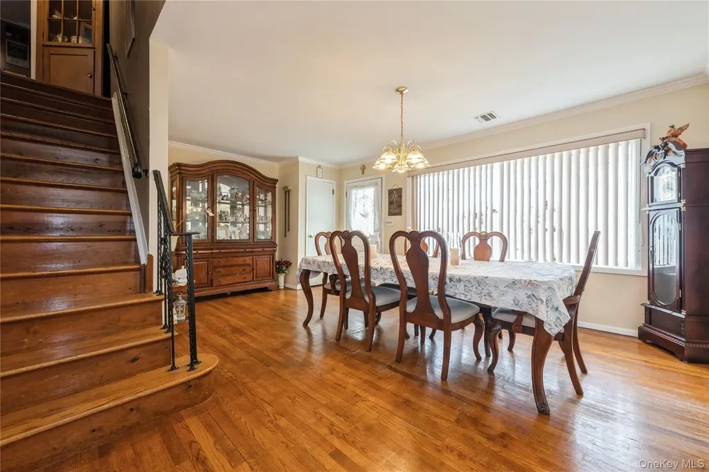 177 9th Street Bethpage NY 11714