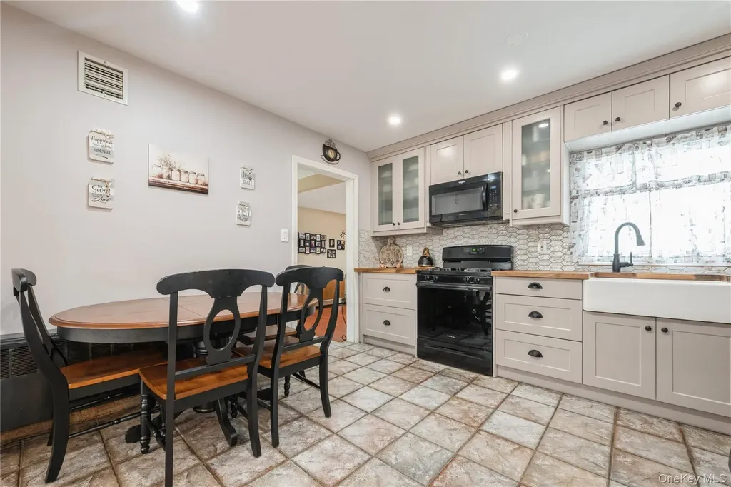 177 9th Street Bethpage NY 11714