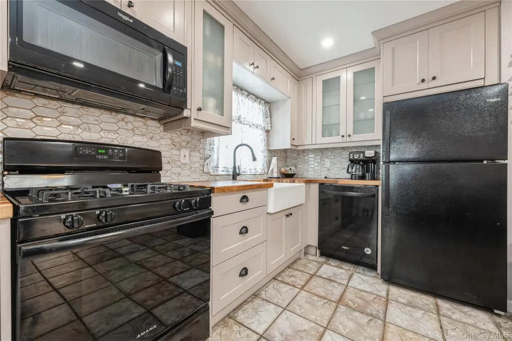 177 9th Street Bethpage NY 11714