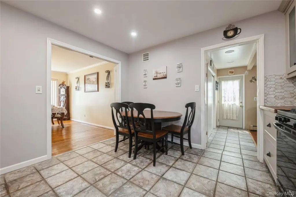 177 9th Street Bethpage NY 11714