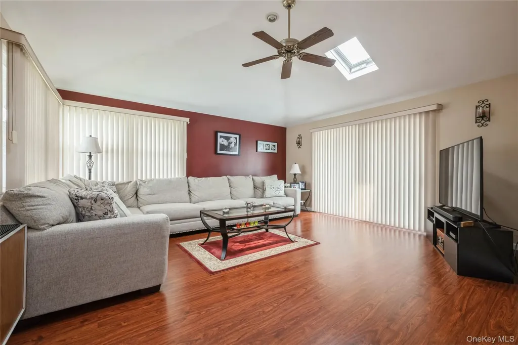 177 9th Street Bethpage NY 11714
