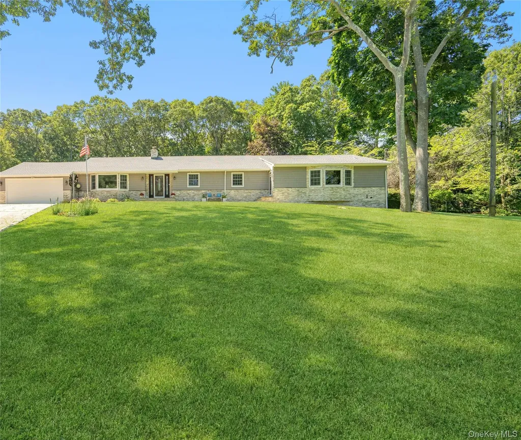 306 Smith Road Ronkonkoma NY 11779