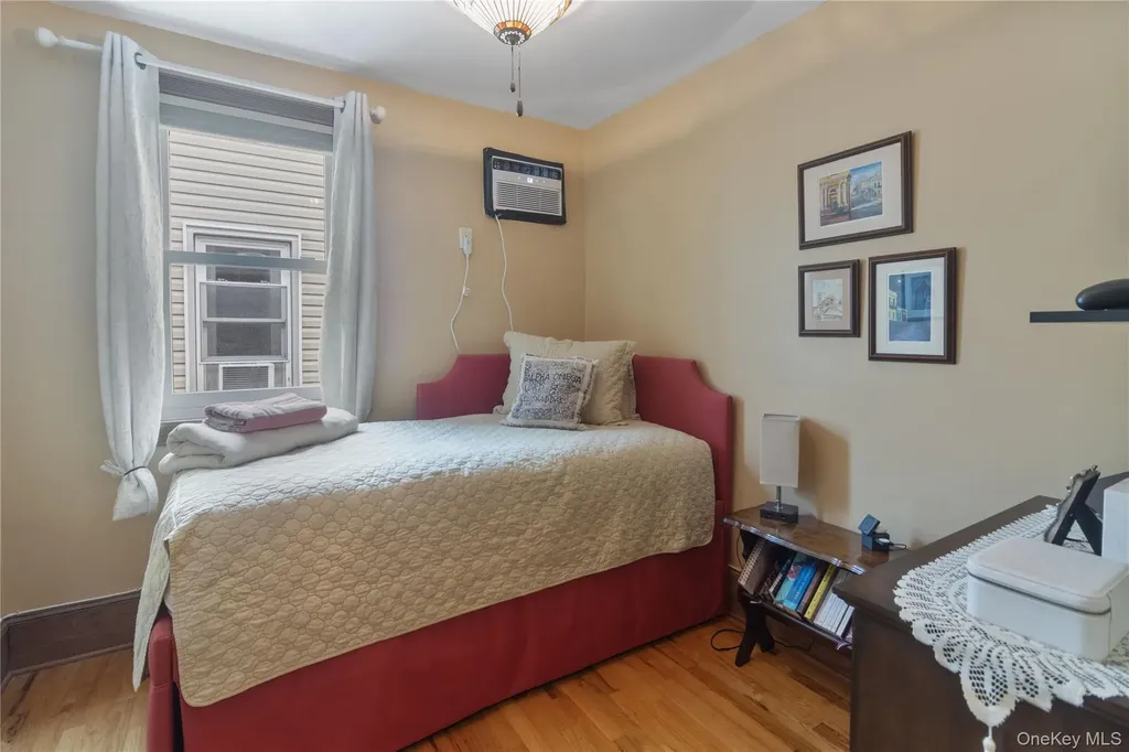 6924 68th Place Glendale NY 11385