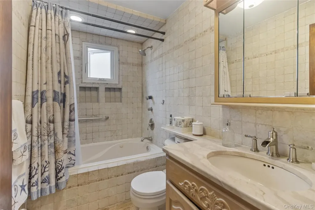 6924 68th Place Glendale NY 11385