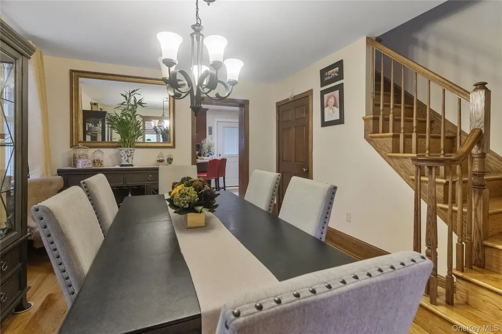 6924 68th Place Glendale NY 11385