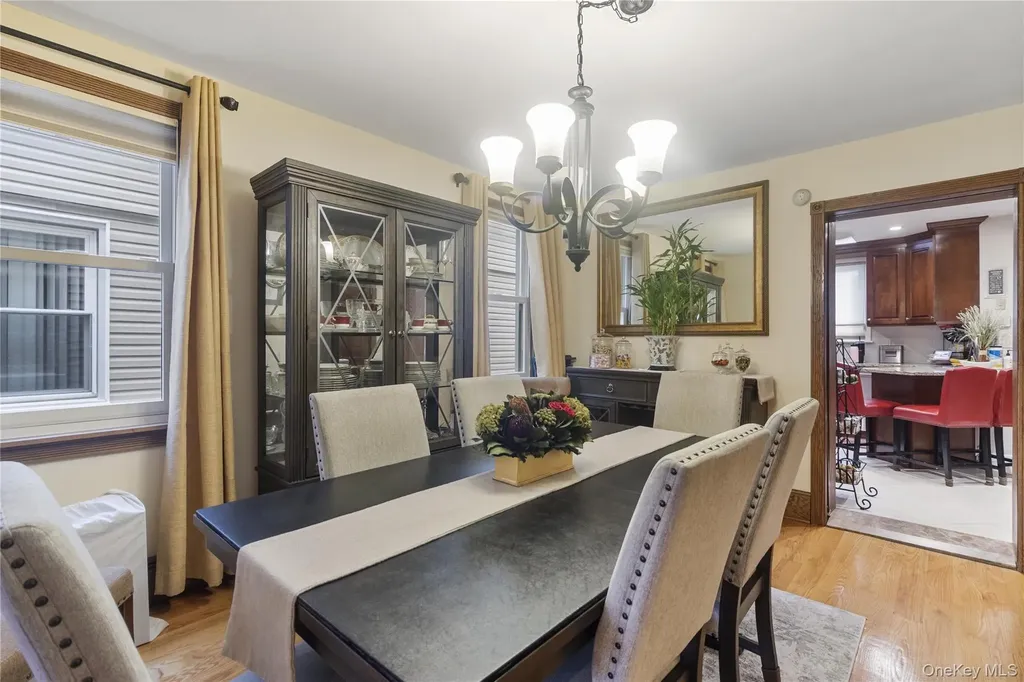 6924 68th Place Glendale NY 11385