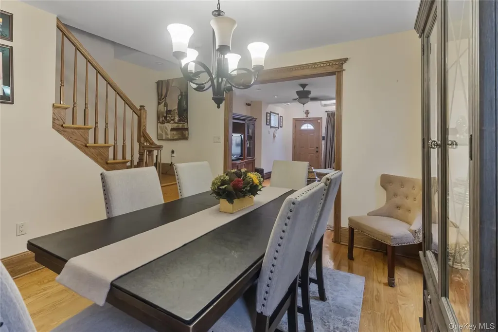 6924 68th Place Glendale NY 11385