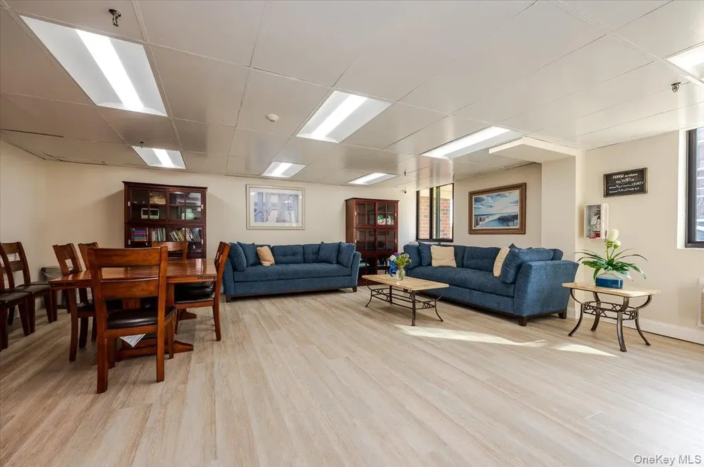 730 W Broadway Long Beach NY 11561