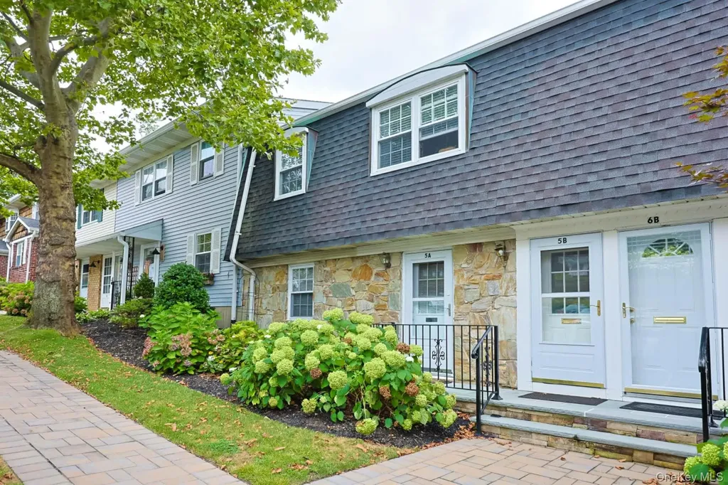 10 Harbour Lane Oyster Bay NY 11771