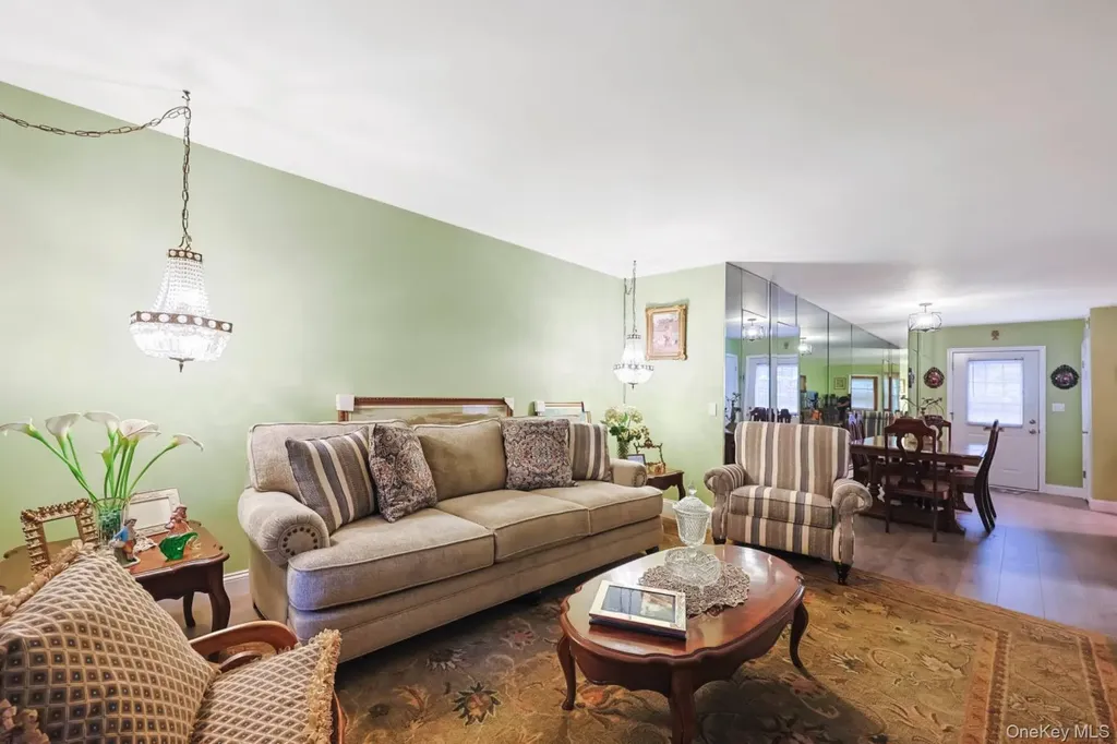 10 Harbour Lane Oyster Bay NY 11771