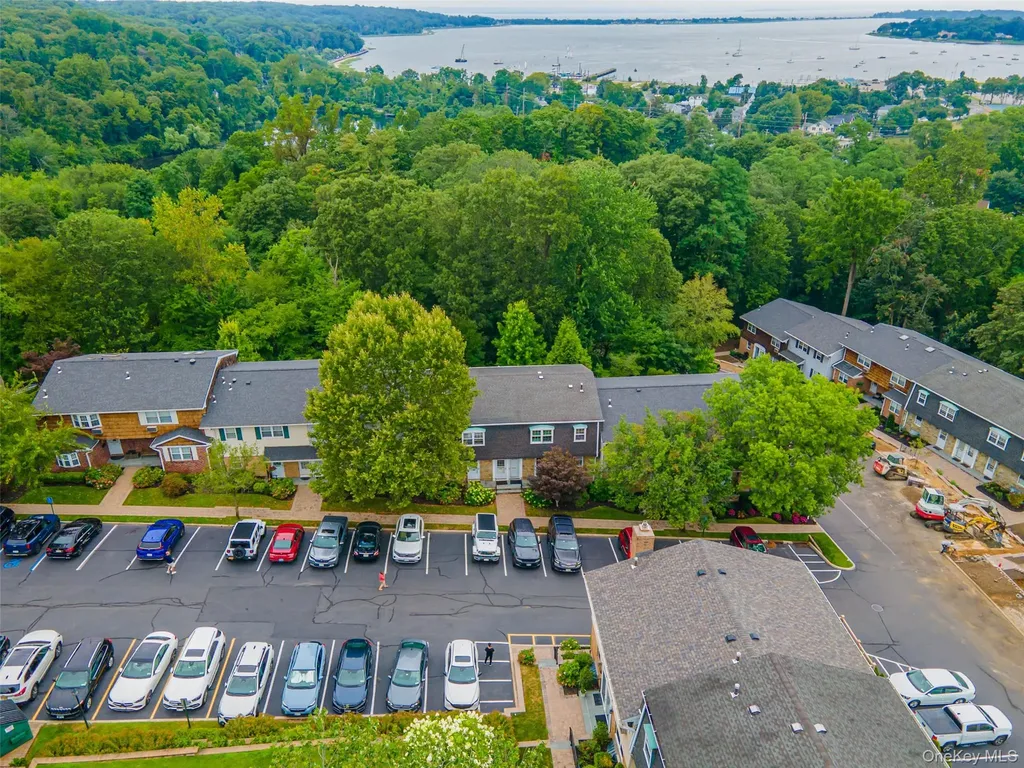 10 Harbour Lane Oyster Bay NY 11771