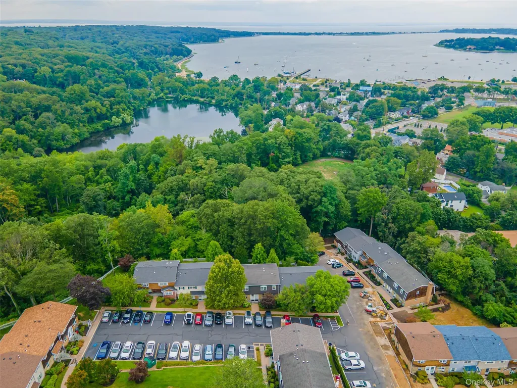 10 Harbour Lane Oyster Bay NY 11771