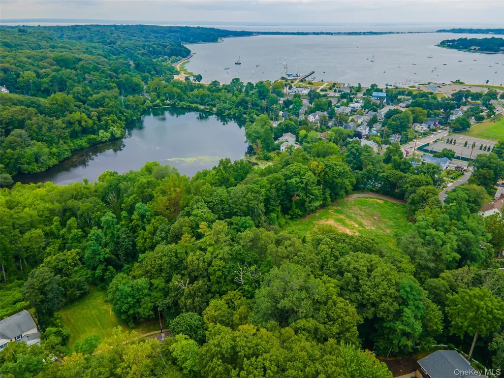 10 Harbour Lane Oyster Bay NY 11771