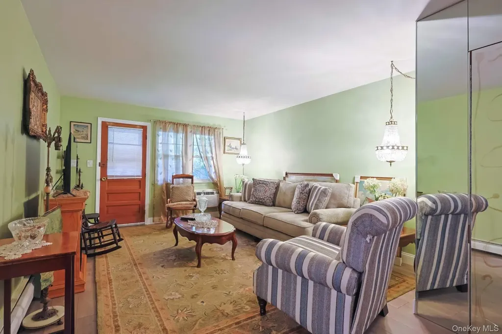 10 Harbour Lane Oyster Bay NY 11771