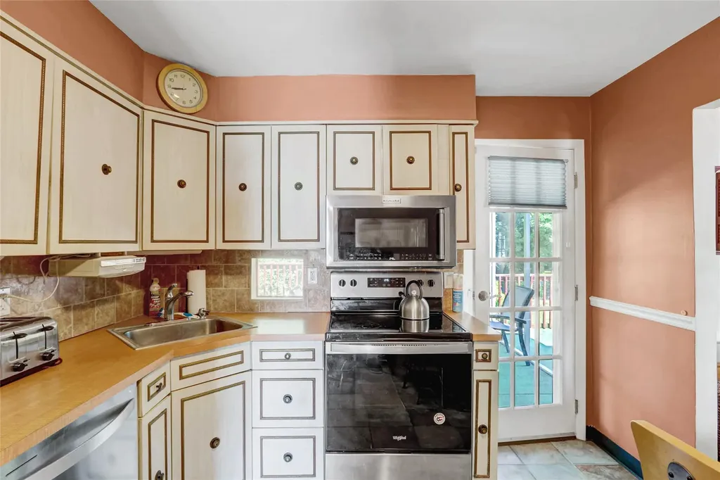 57 Elizabeth Drive Bethpage NY 11714