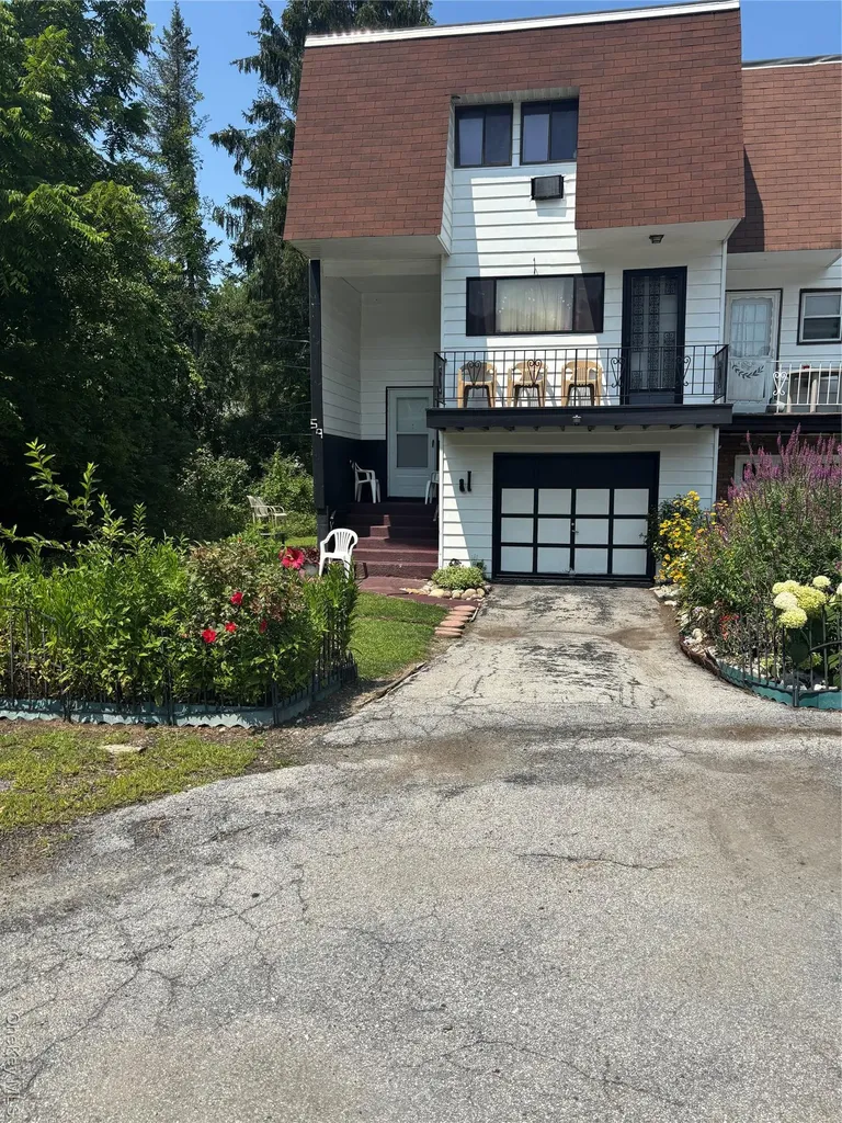 59 Windmill Road Hyde Park NY 12601