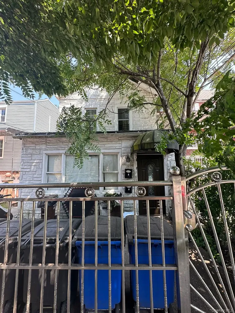 2080 Matthews Avenue Bronx NY 10462