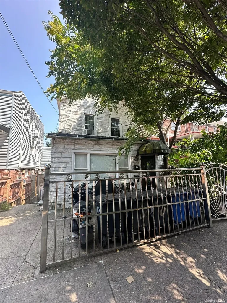 2080 Matthews Avenue Bronx NY 10462