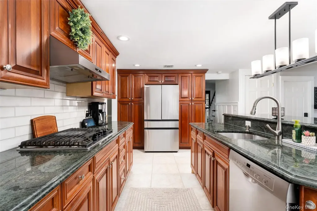 8 Miller Avenue Shoreham NY 11786
