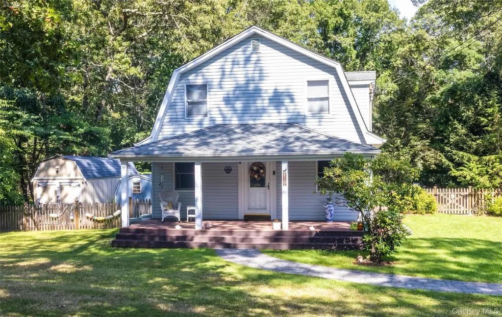 31 Ashton Road Medford NY 11763