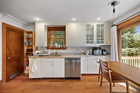 194 Bradley Road Scarsdale NY 10583