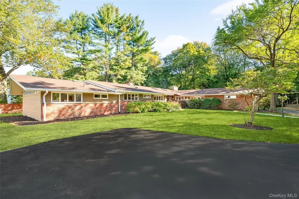 10 Barnaby Lane Hartsdale NY 10530