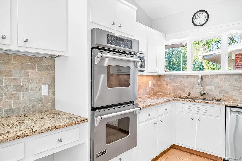 10 Barnaby Lane Hartsdale NY 10530