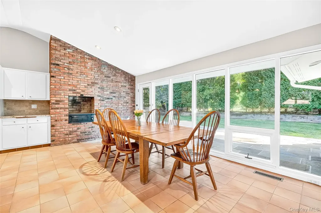 10 Barnaby Lane Hartsdale NY 10530