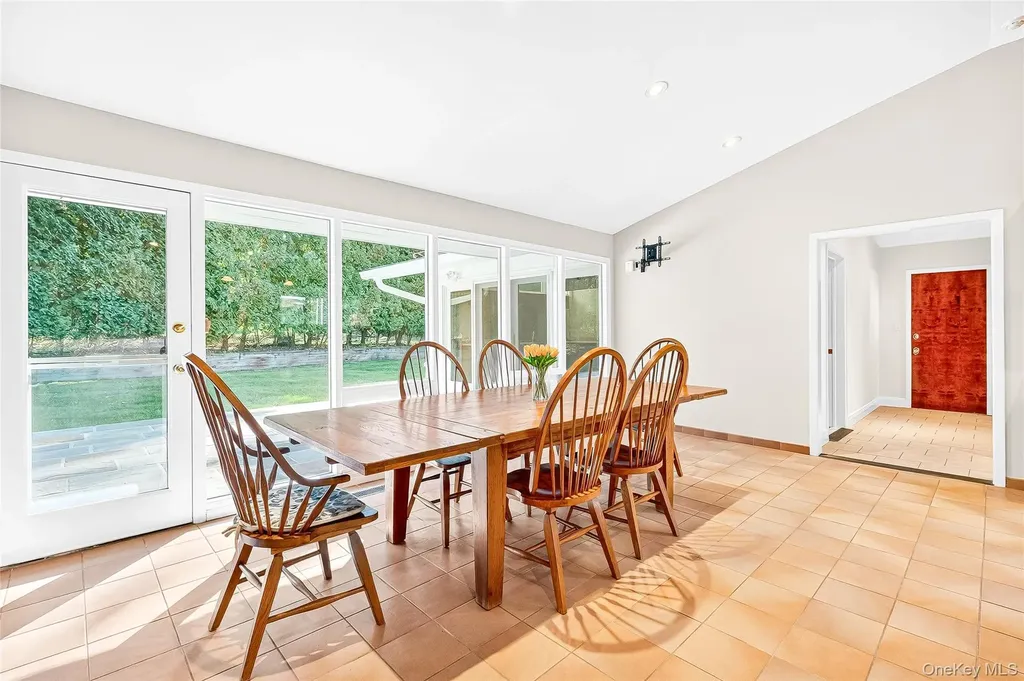 10 Barnaby Lane Hartsdale NY 10530