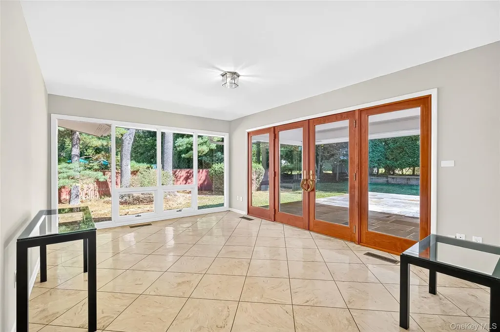 10 Barnaby Lane Hartsdale NY 10530