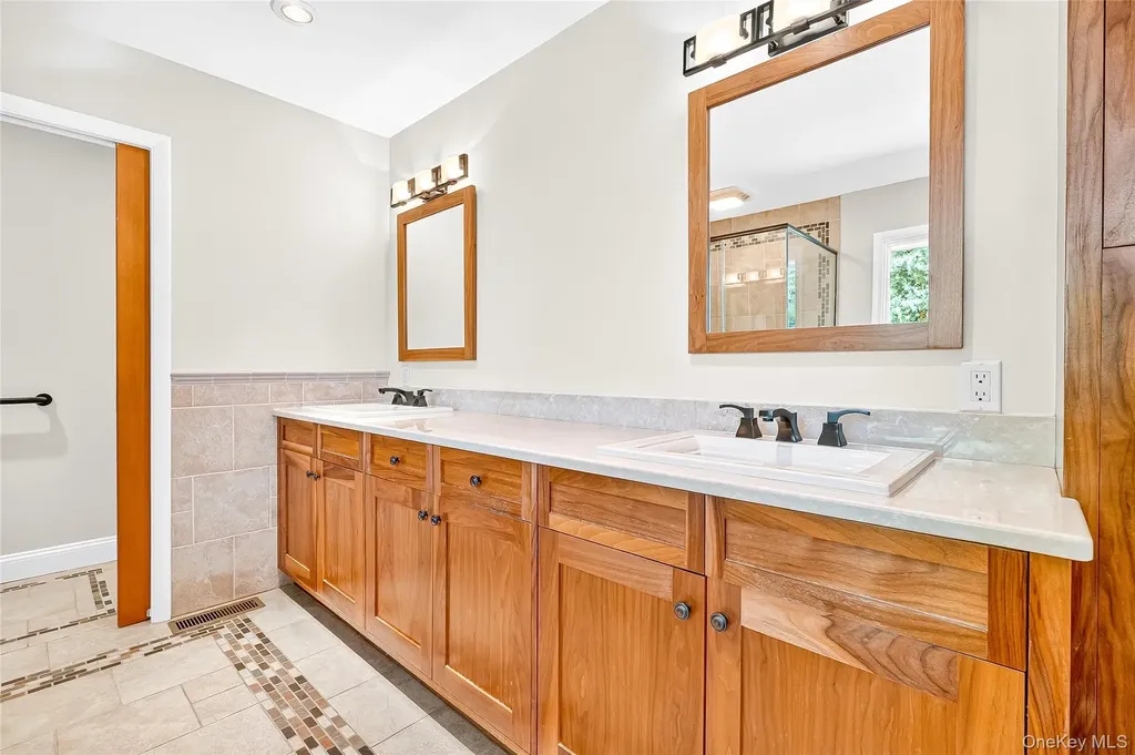 10 Barnaby Lane Hartsdale NY 10530