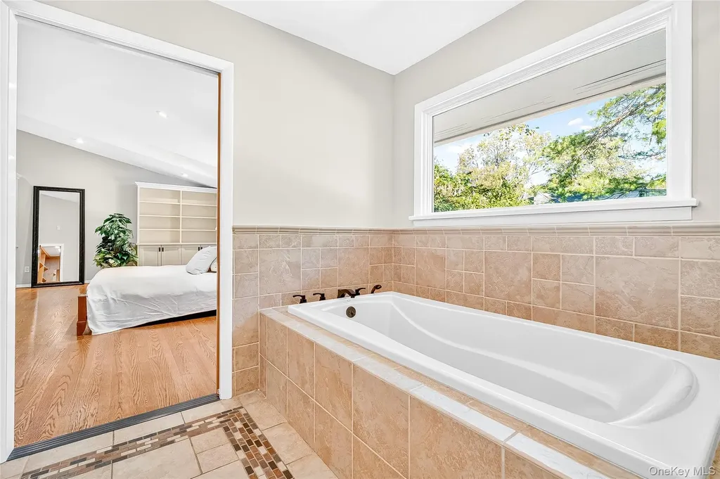 10 Barnaby Lane Hartsdale NY 10530