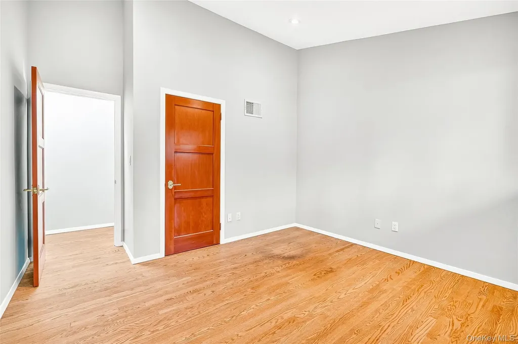 10 Barnaby Lane Hartsdale NY 10530