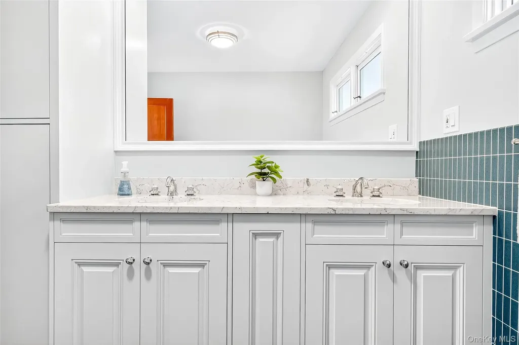 10 Barnaby Lane Hartsdale NY 10530