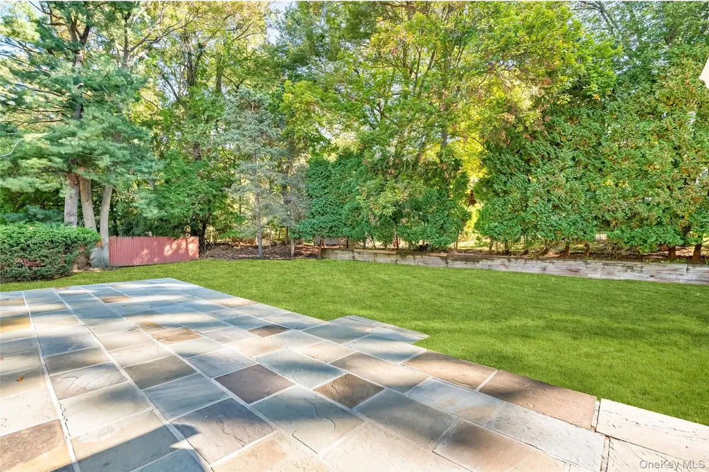 10 Barnaby Lane Hartsdale NY 10530