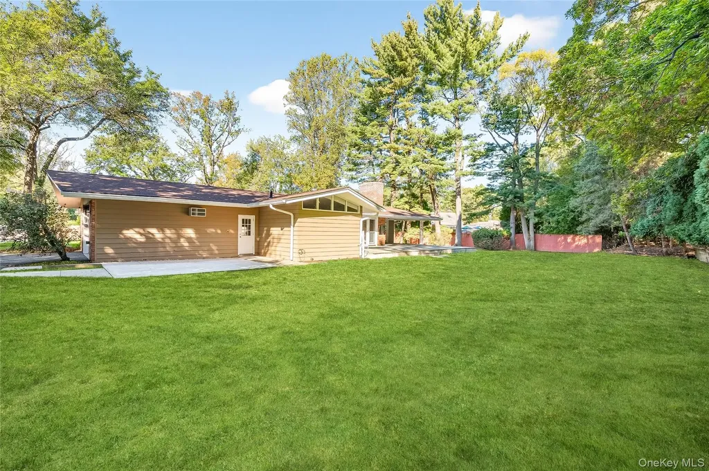 10 Barnaby Lane Hartsdale NY 10530
