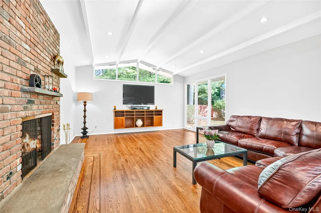 10 Barnaby Lane Hartsdale NY 10530