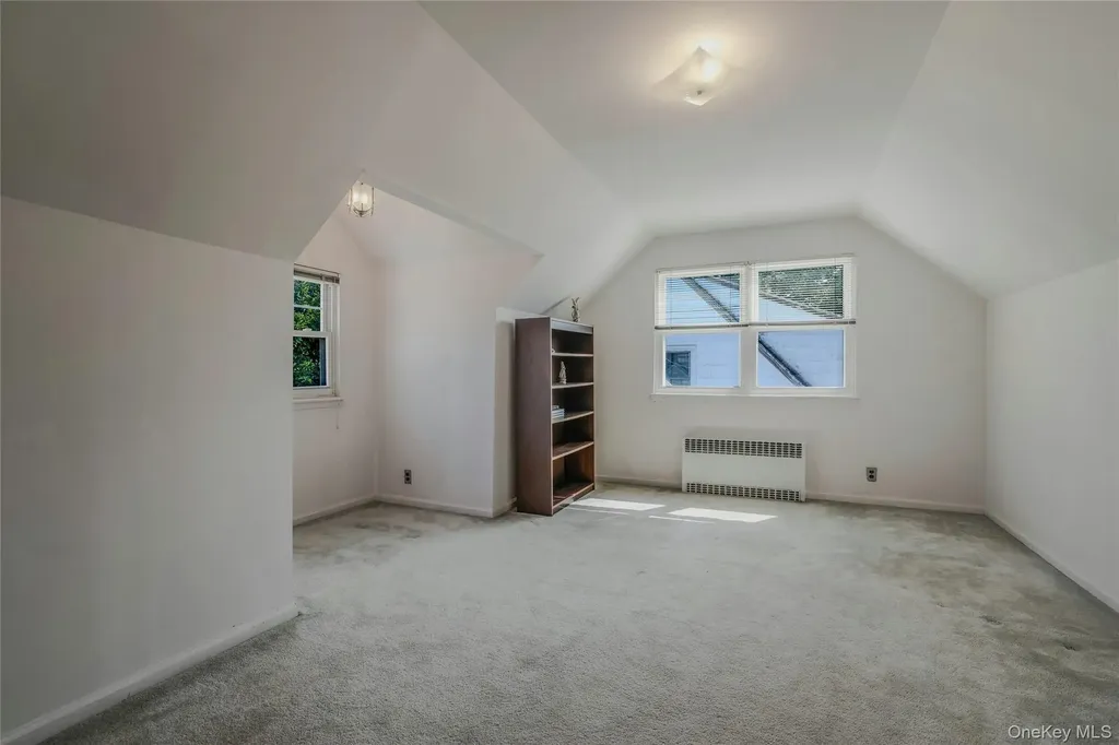 908 6th Avenue New Hyde Park NY 11040