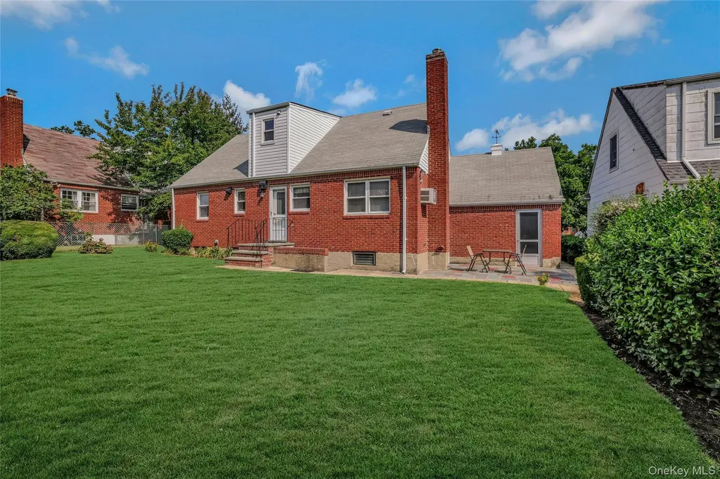 908 6th Avenue New Hyde Park NY 11040