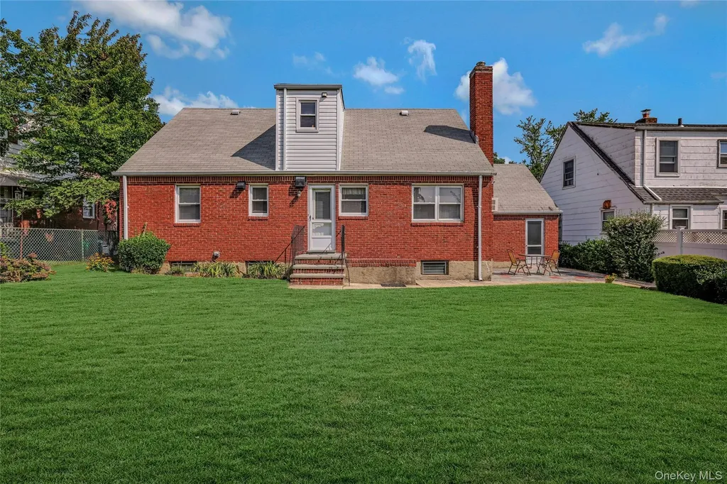 908 6th Avenue New Hyde Park NY 11040