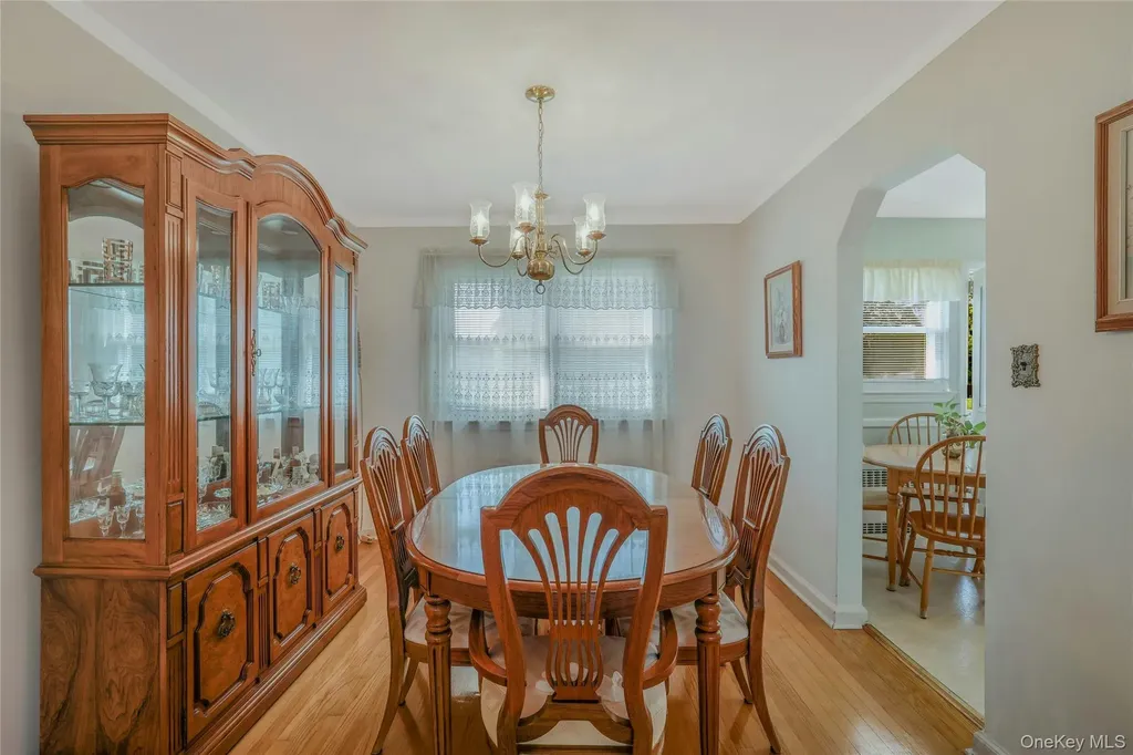 908 6th Avenue New Hyde Park NY 11040