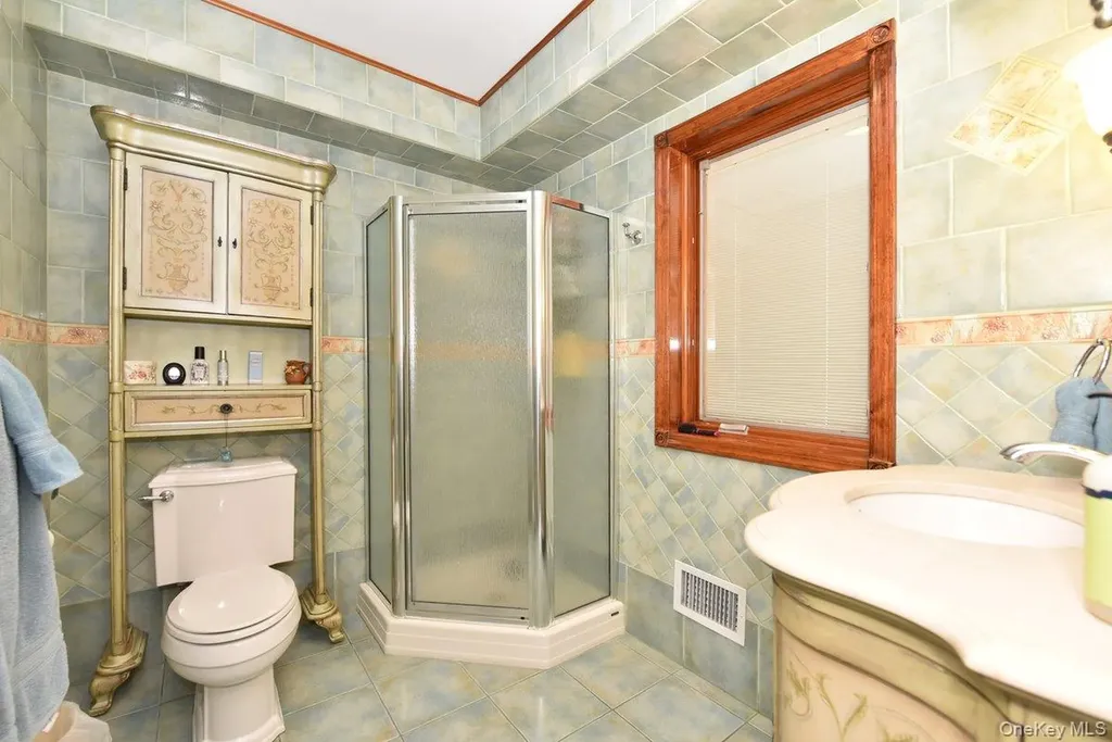 385 Oceanside Parkway Oceanside NY 11572
