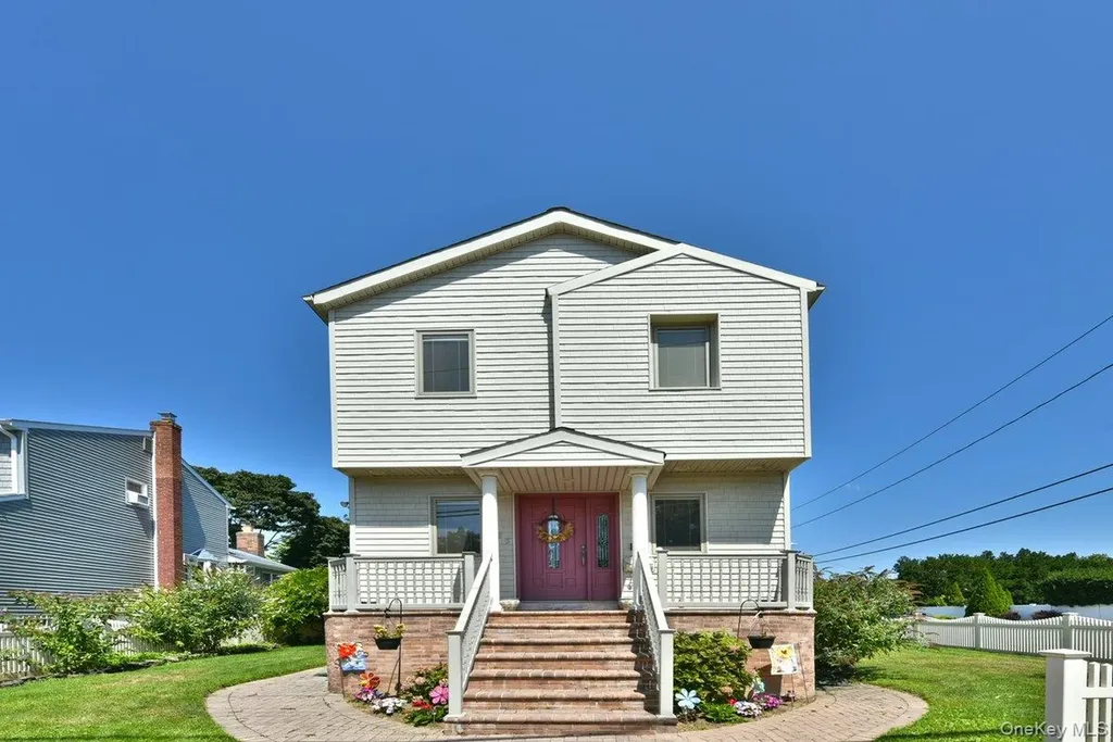 385 Oceanside Parkway Oceanside NY 11572