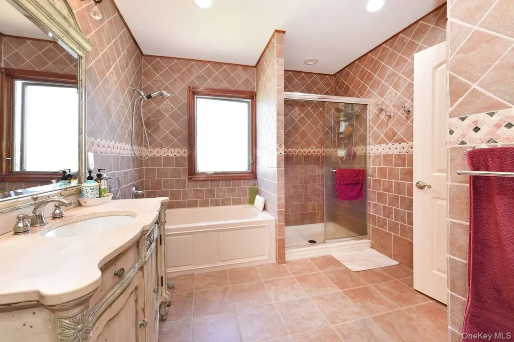 385 Oceanside Parkway Oceanside NY 11572