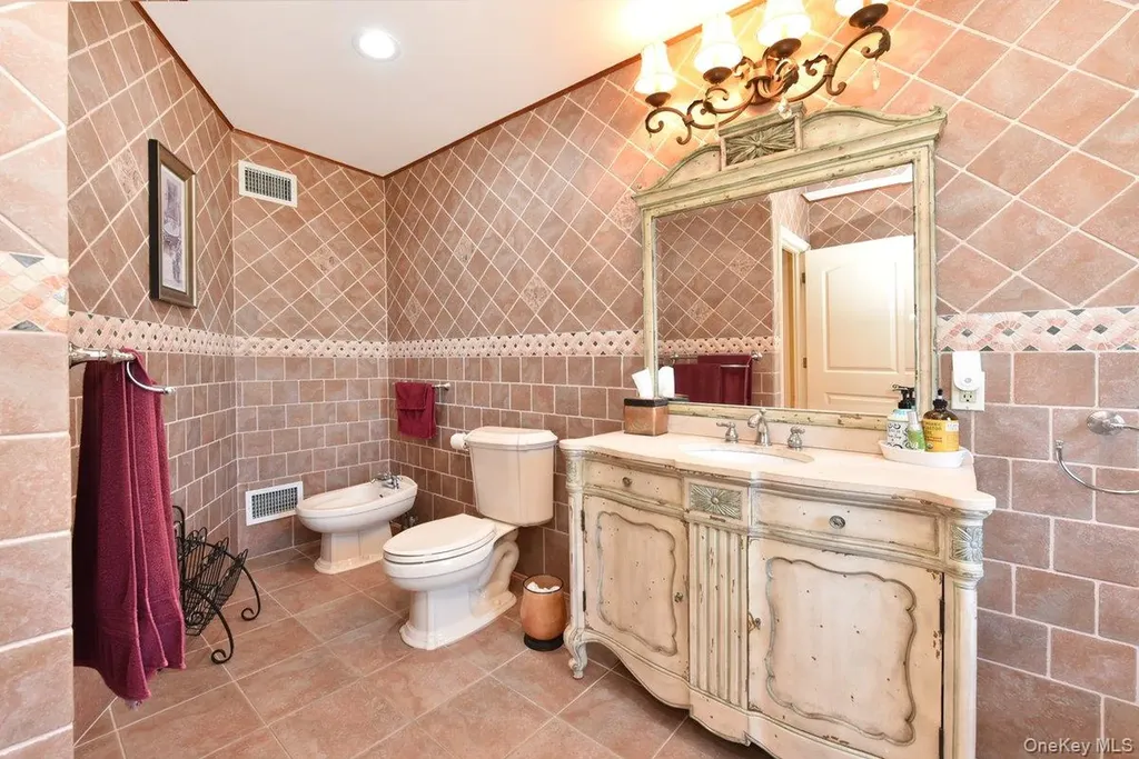 385 Oceanside Parkway Oceanside NY 11572