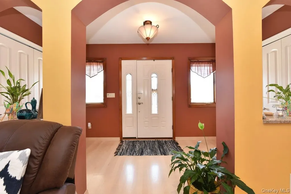 385 Oceanside Parkway Oceanside NY 11572