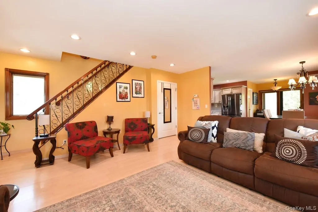 385 Oceanside Parkway Oceanside NY 11572